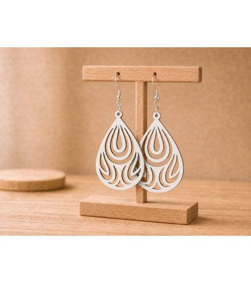 Boucles d'oreilles modèle goutte florale blanche